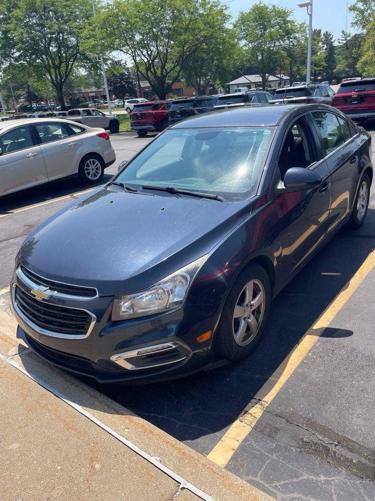 Used 2016 Chevrolet Cruze LT FWD image 1