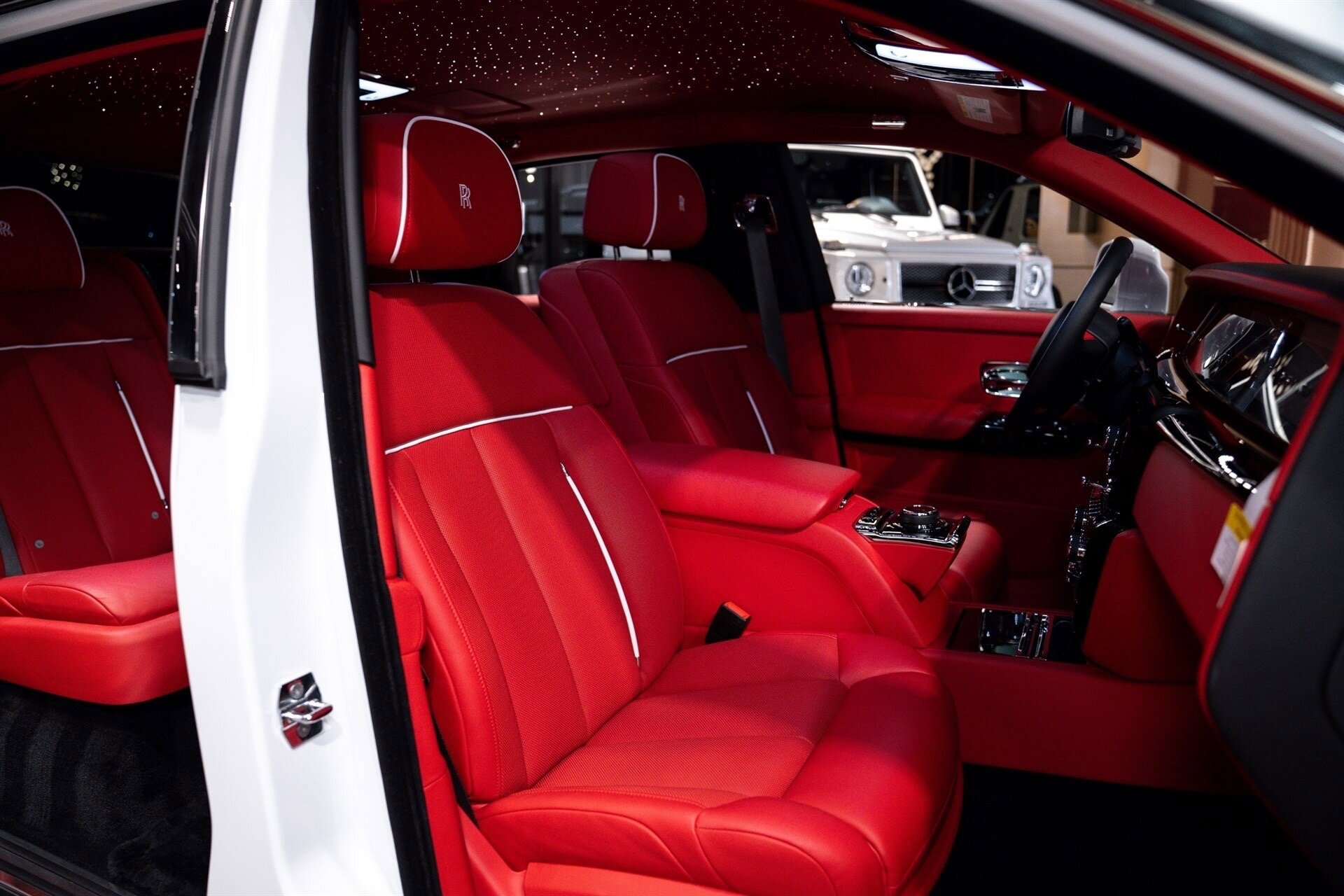 Used 2024 Rolls-Royce Phantom Sedan RWD image 10
