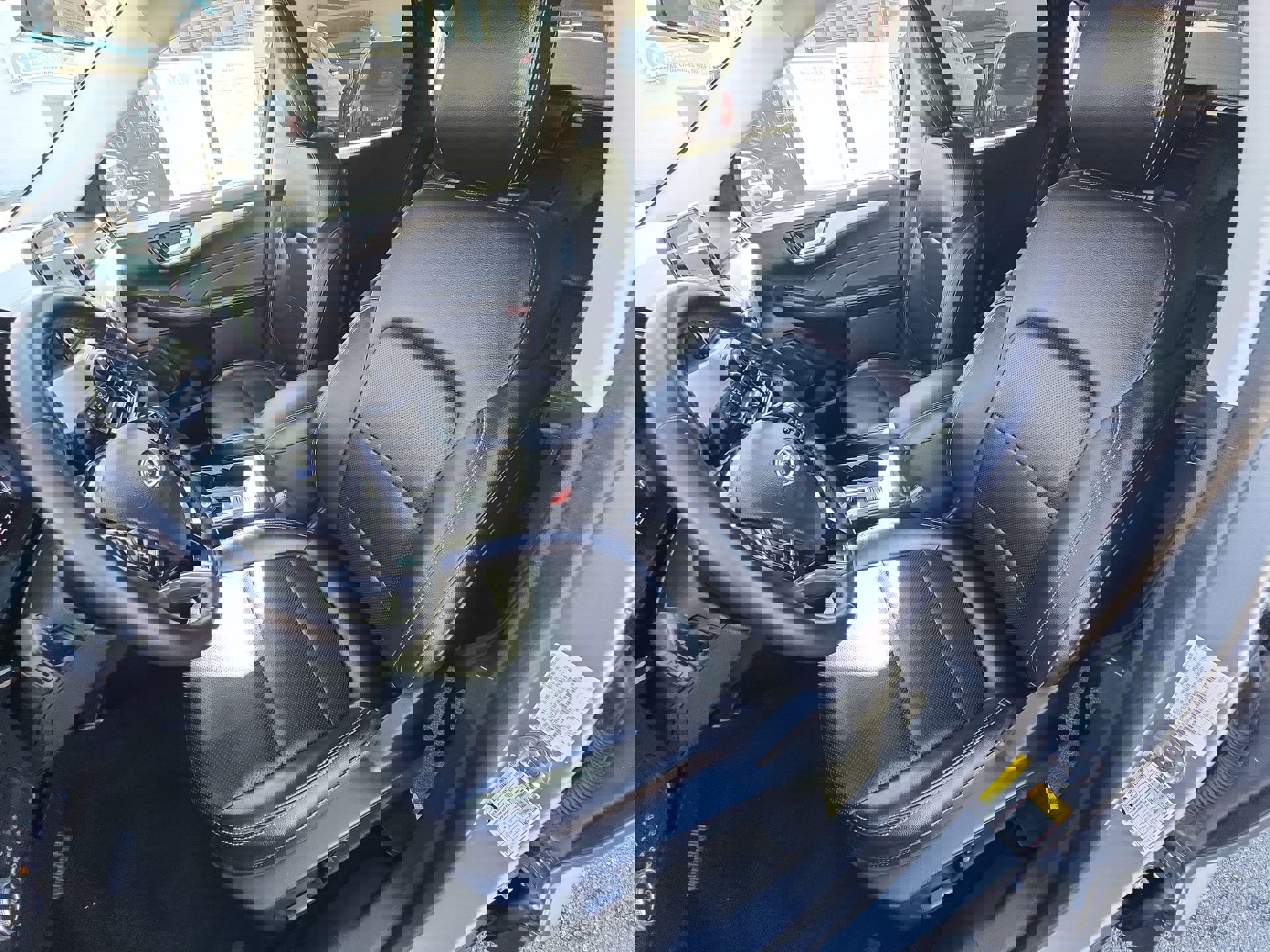 Used 2022 Ford Escape SEL image 13