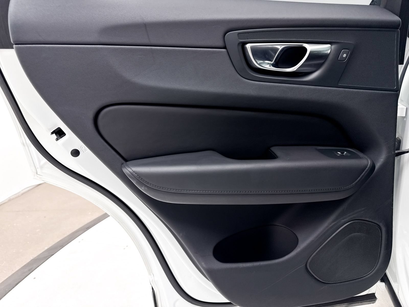 Used 2023 Volvo XC60 B5 Plus w/ Protection Package Premier FWD image 30