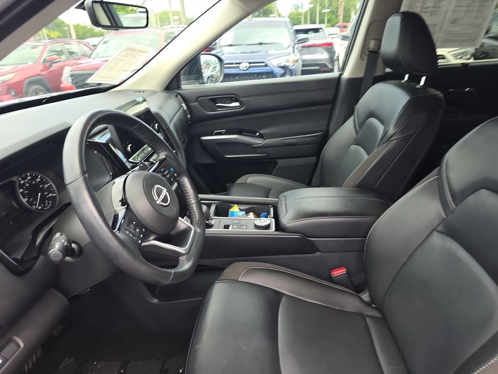 Used 2024 Nissan Pathfinder SL image 23