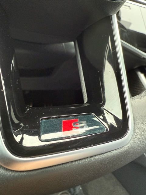 Used 2023 Audi S8 w/ S8 Executive Package image 70