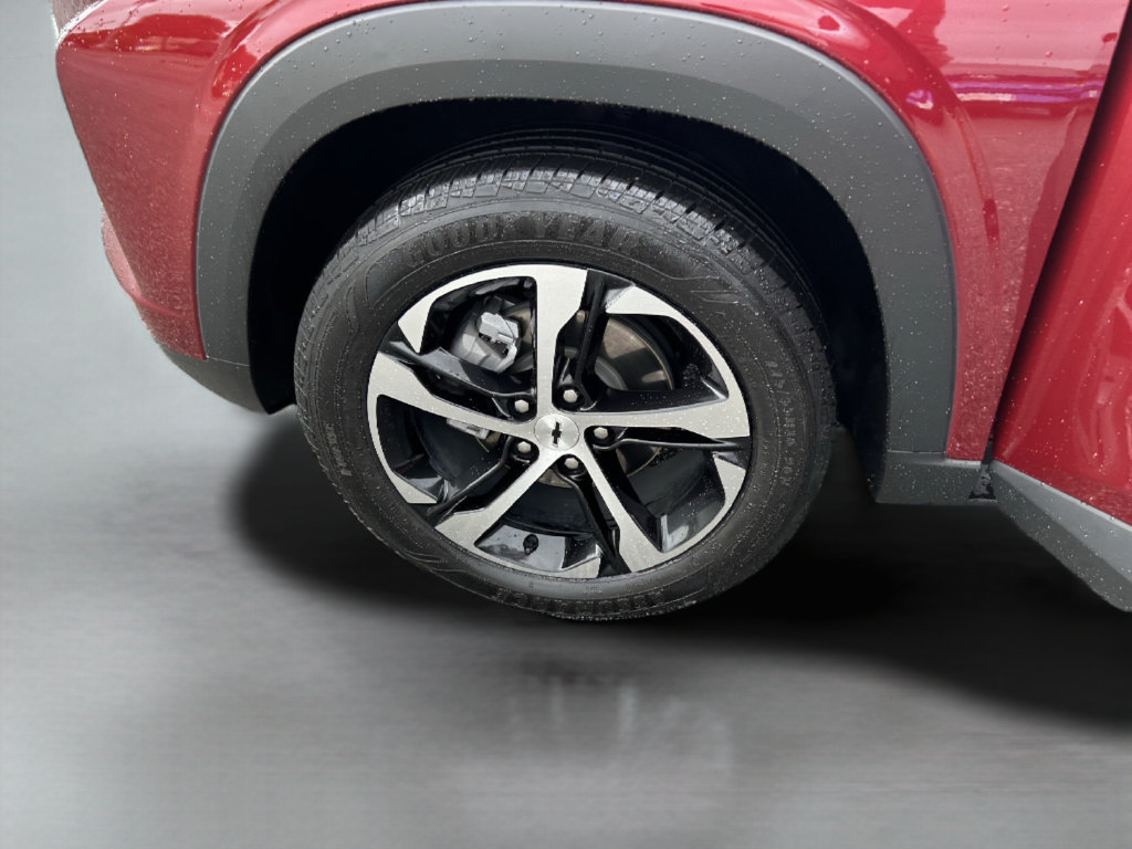Used 2025 Chevrolet Trax RS w/ Driver Confidence Package FWD image 34