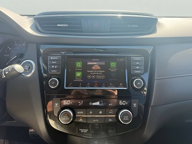 Used 2018 Nissan Rogue SV w/ Premium Package AWD/4WD image 12