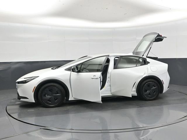 Used 2025 Toyota Prius LE image 49