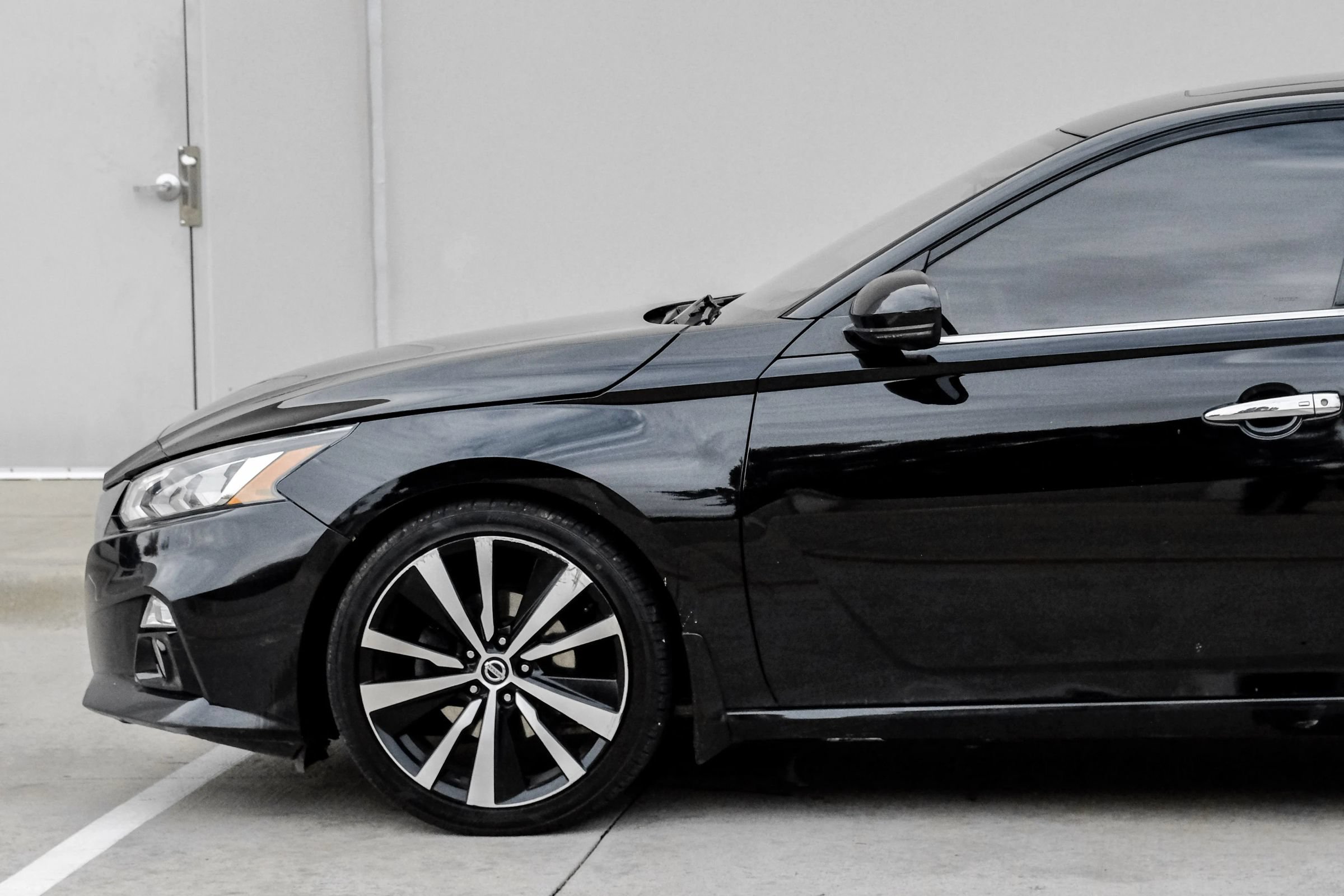 Used 2020 Nissan Altima 2.5 Platinum FWD image 11