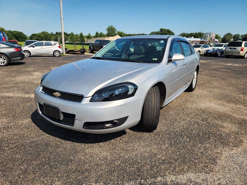 Used 2012 Chevrolet Impala LTZ FWD image 13