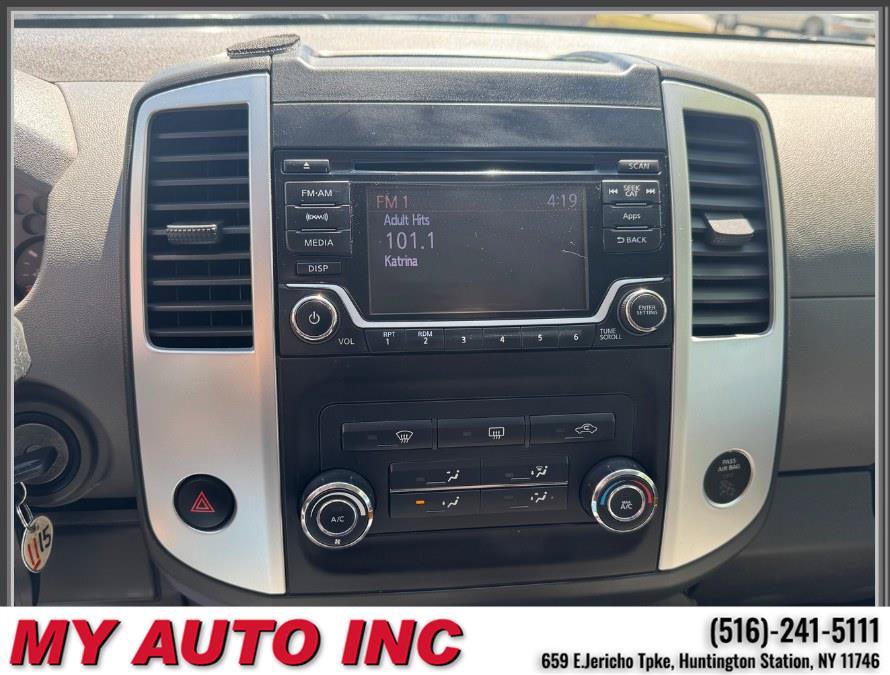 Used 2015 Nissan Xterra 4WD image 16
