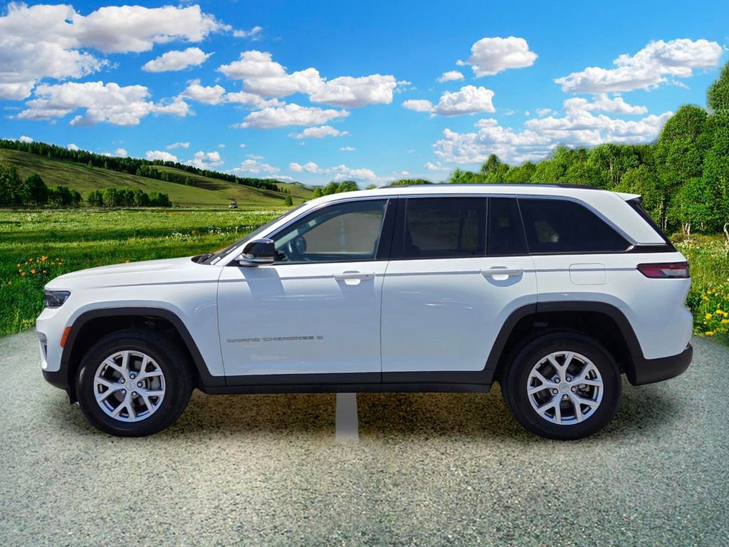 Used 2022 Jeep Grand Cherokee Limited AWD/4WD image 3