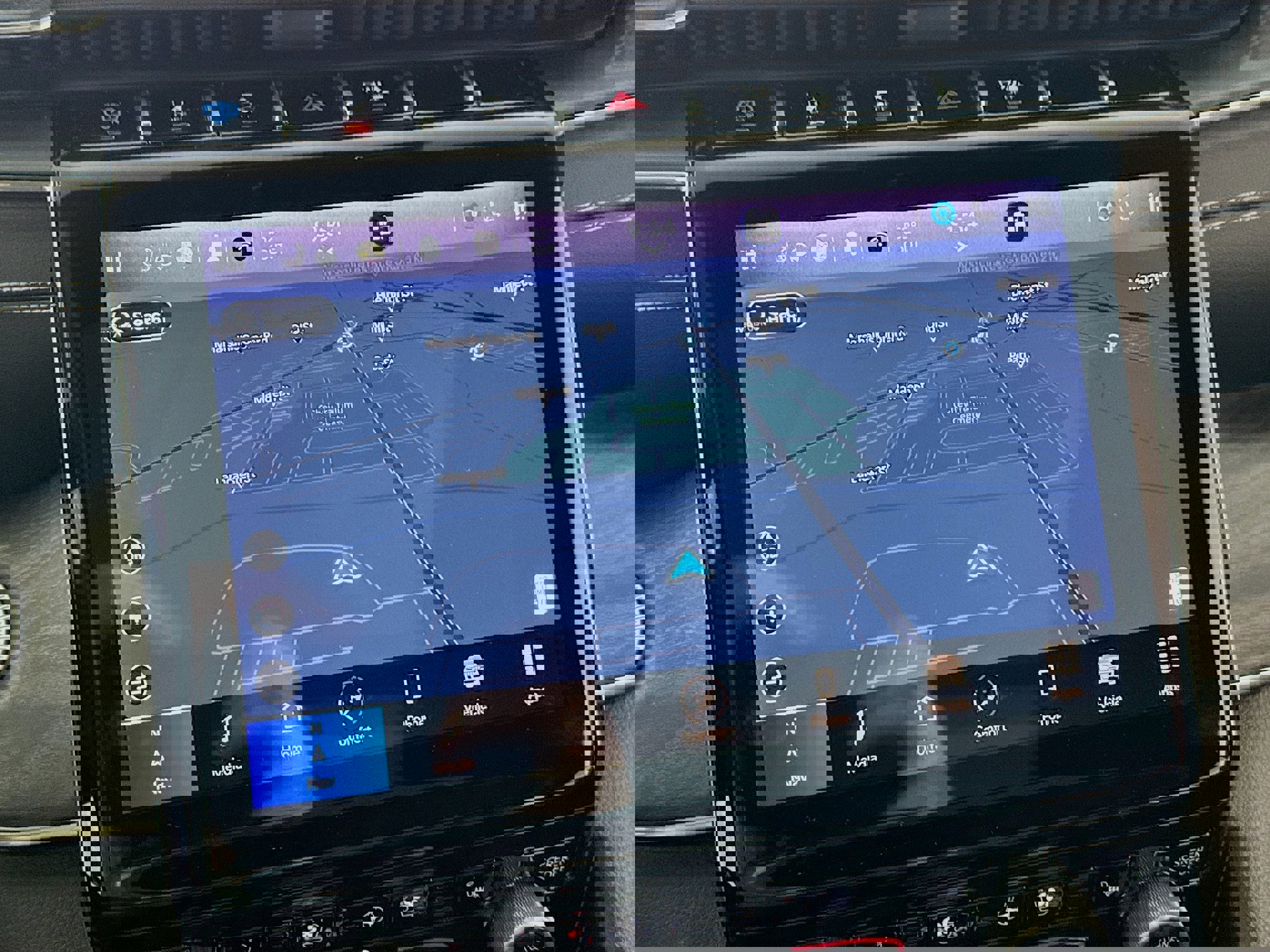 Used 2023 Jeep Grand Cherokee Overland image 2