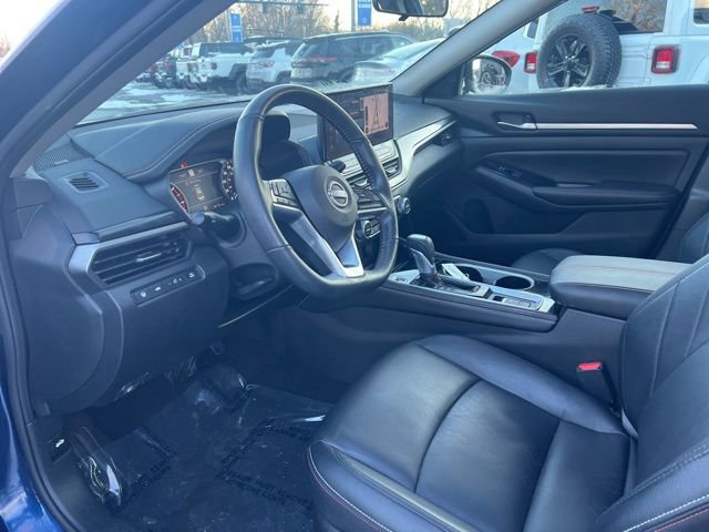 Used 2024 Nissan Altima 2.0 SR image 2