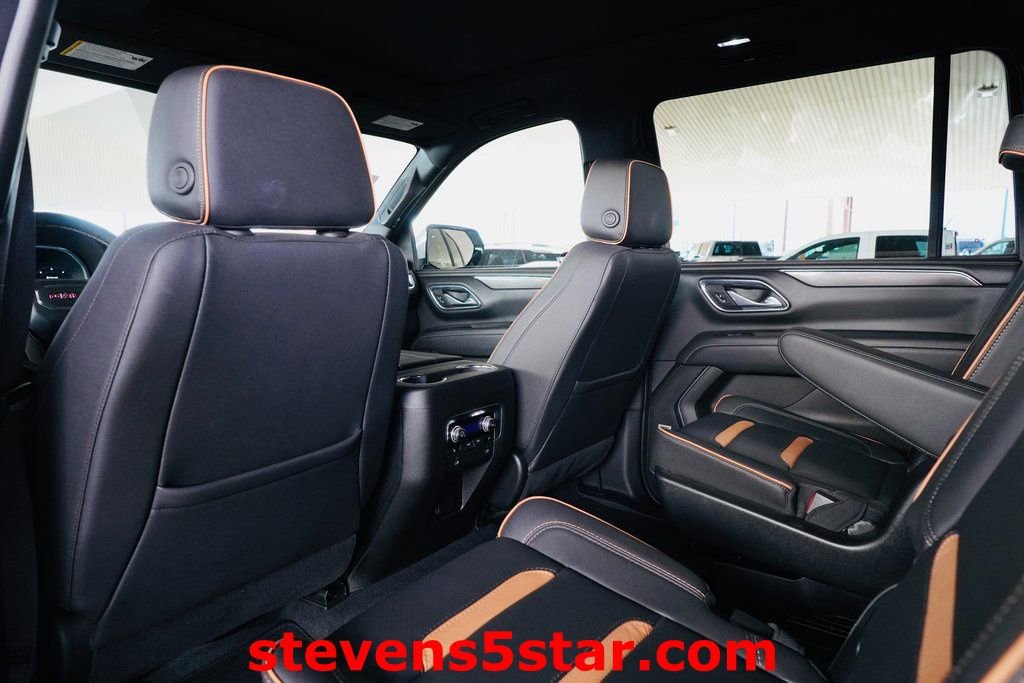 Used 2023 GMC Yukon XL AT4 w/ Technology Package image 6