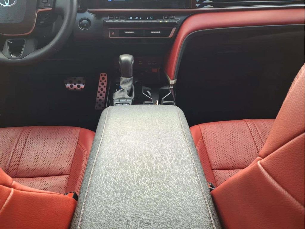 Used 2025 Toyota Camry XSE FWD image 12