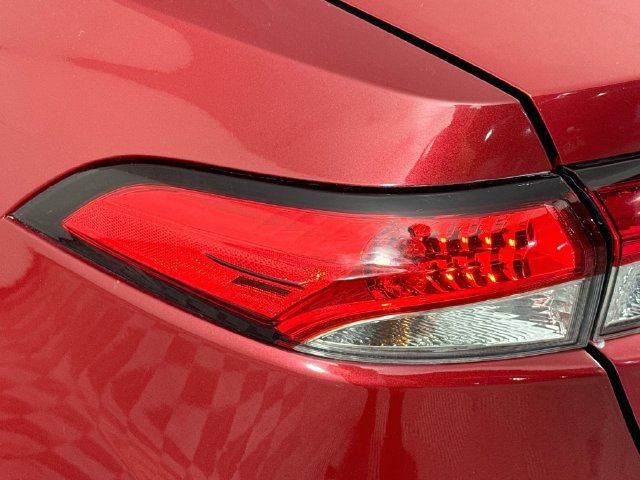 Used 2020 Toyota Corolla LE FWD image 32