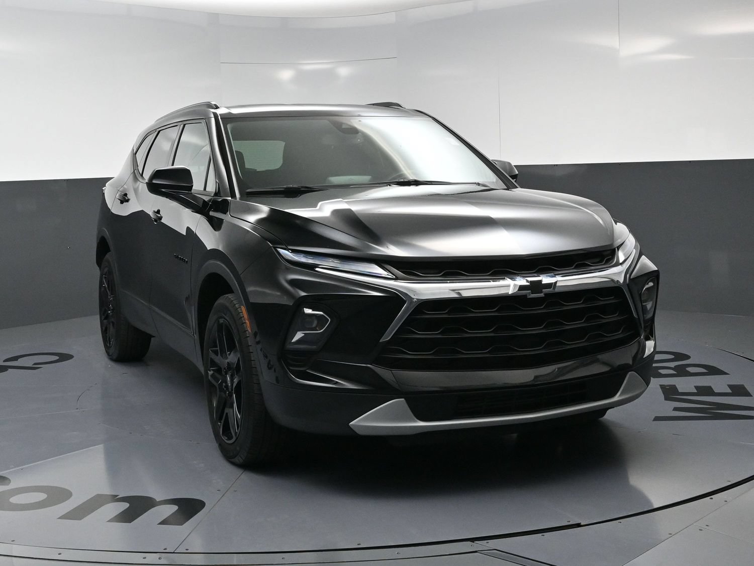 Used 2024 Chevrolet Blazer LT w/ Convenience Package FWD image 3