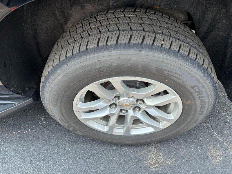 Used 2024 Chevrolet Suburban LT AWD/4WD image 8