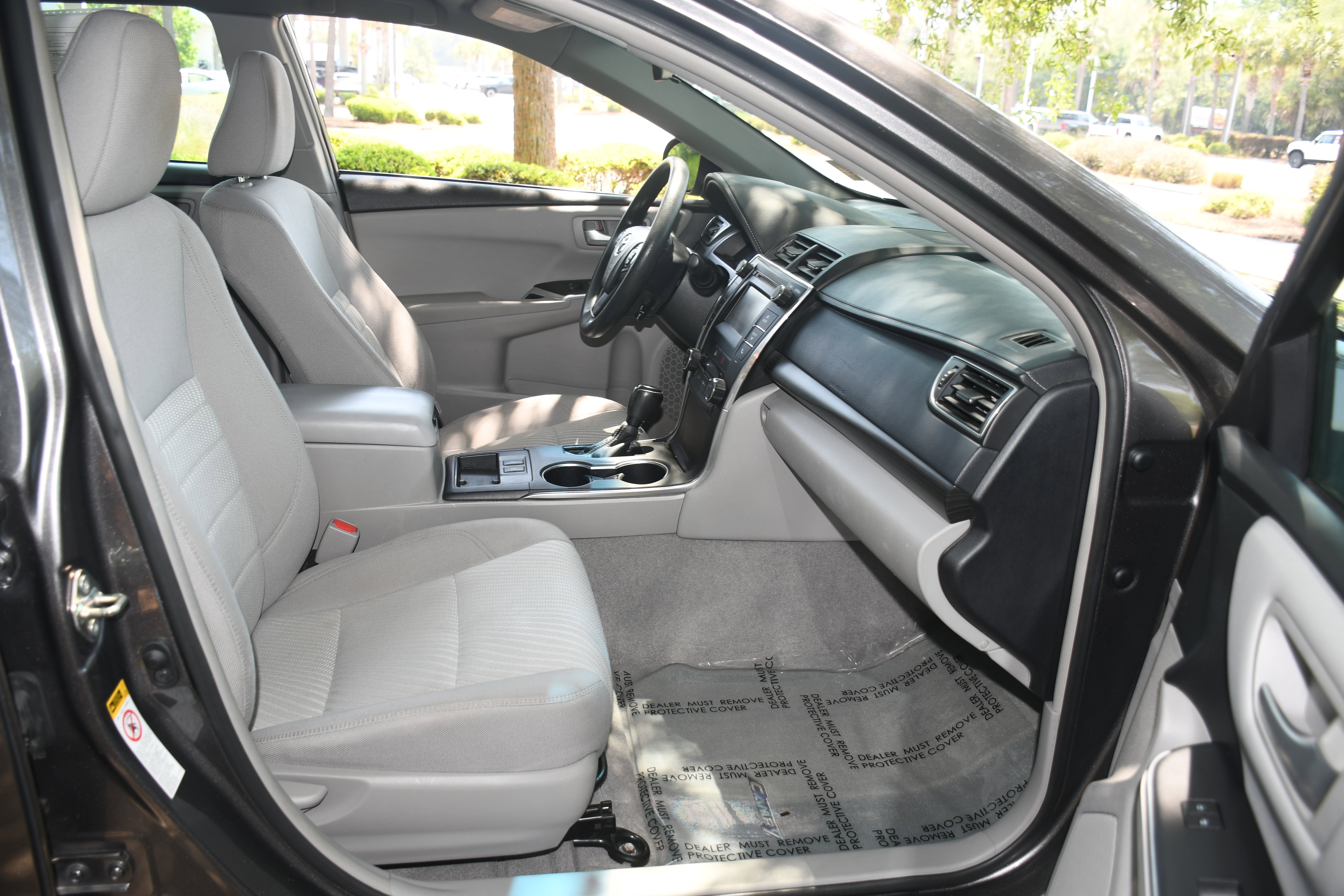 Used 2017 Toyota Camry LE FWD image 19