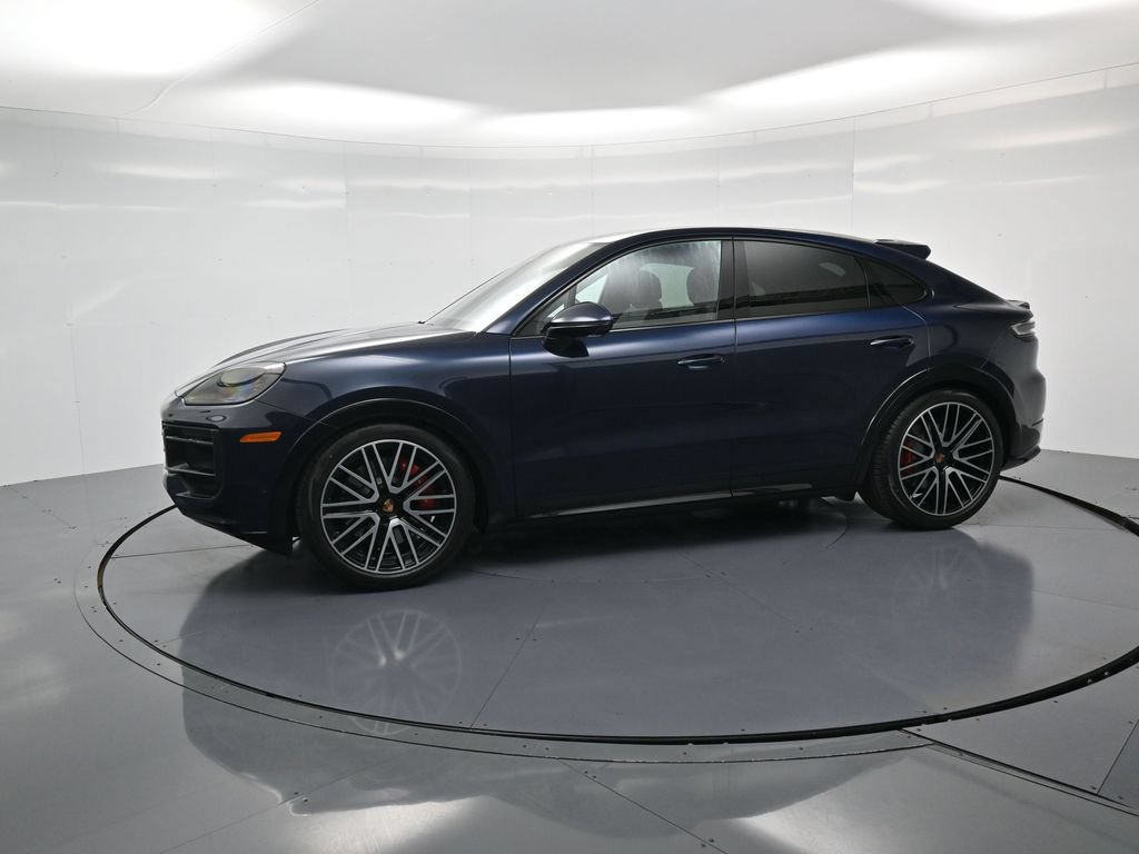 Used 2026 Porsche Cayenne GTS AWD/4WD image 2
