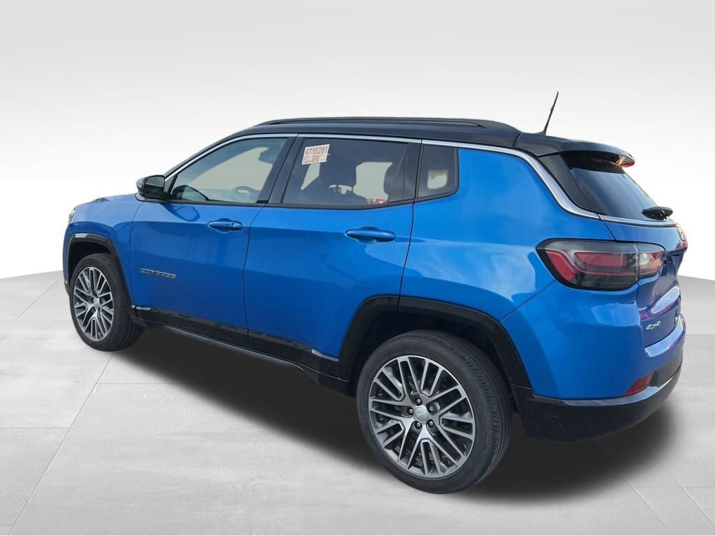 Used 2023 Jeep Compass Limited w/ Elite Group image 7