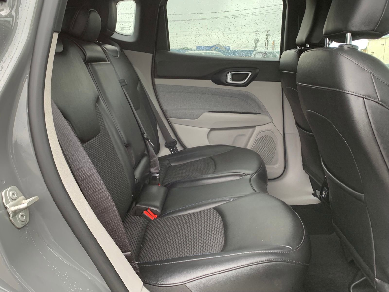 Used 2023 Jeep Compass Latitude AWD/4WD image 19