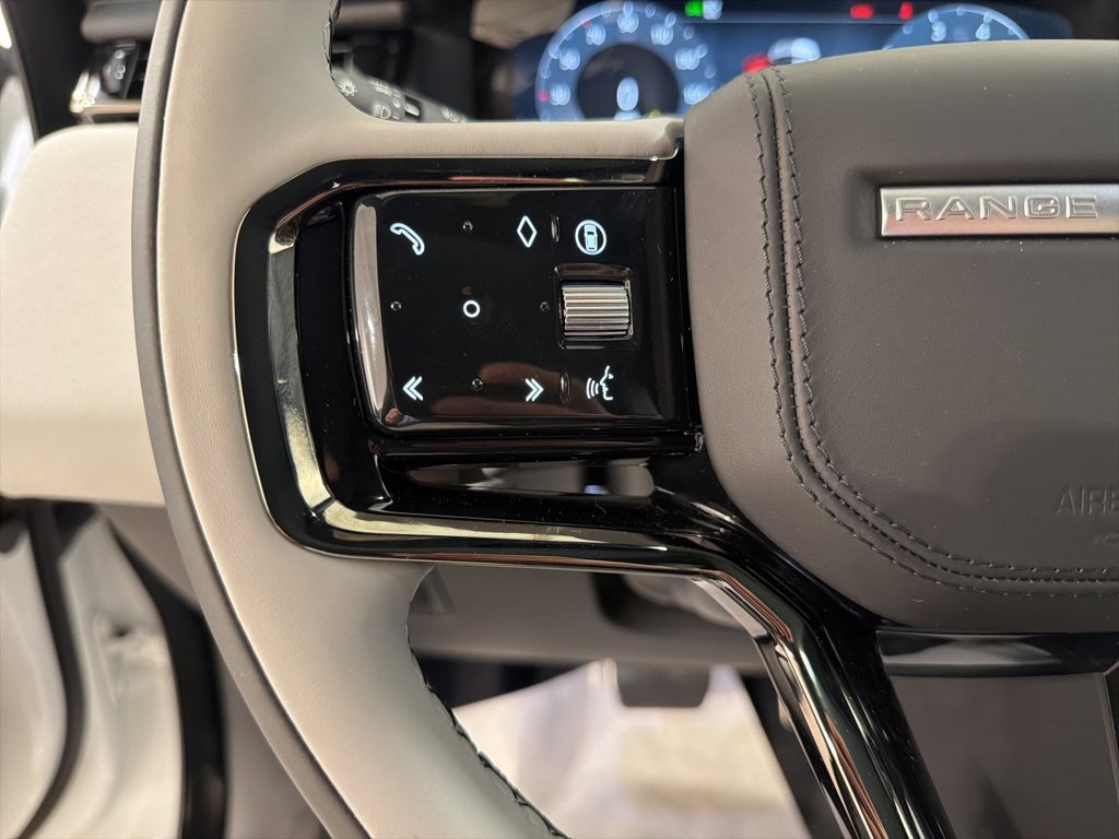 New 2026 Land Rover Range Rover Velar Dynamic SE image 12