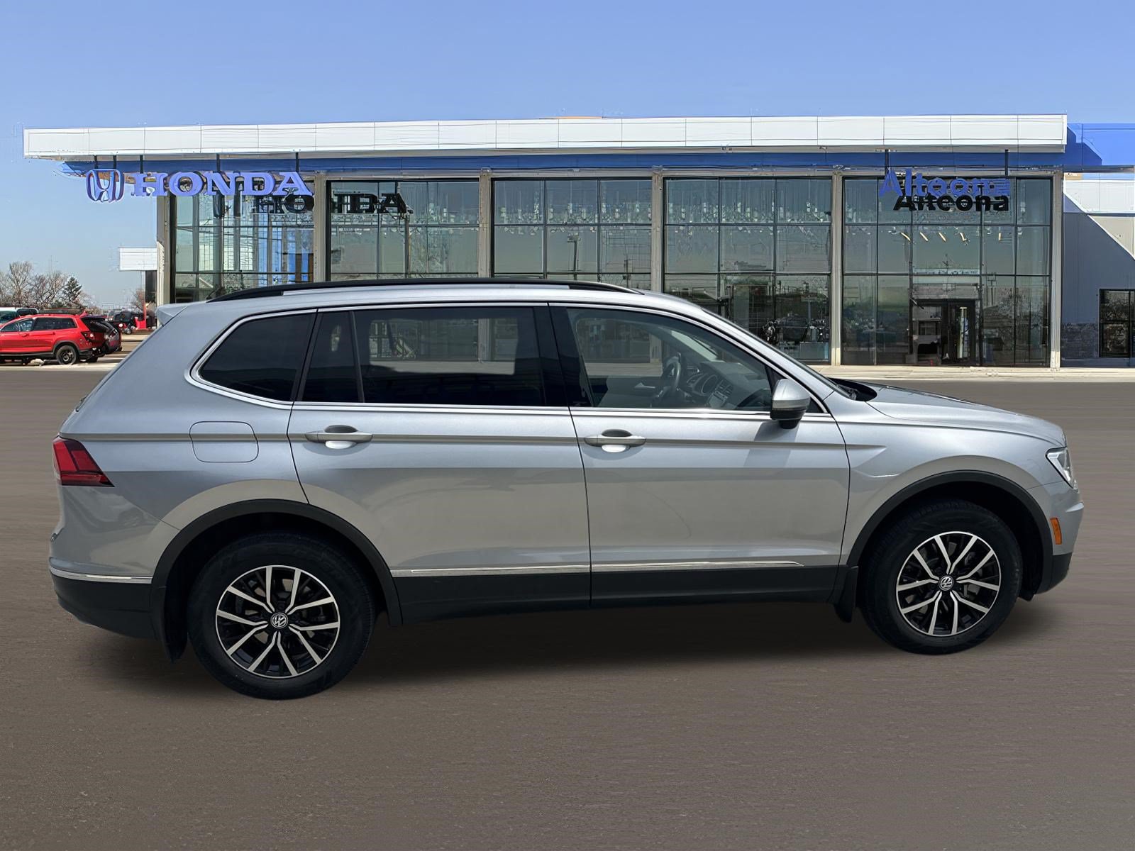 Used 2021 Volkswagen Tiguan SE AWD/4WD image 5