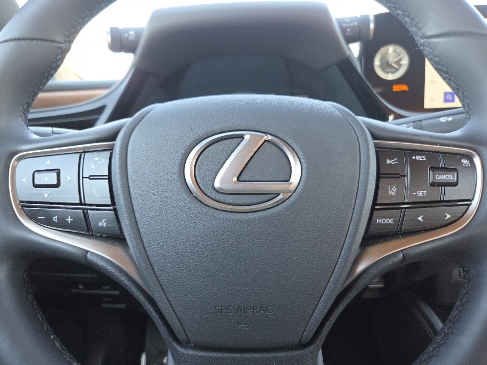 Used 2025 Lexus ES 300h w/ Premium Package FWD image 30