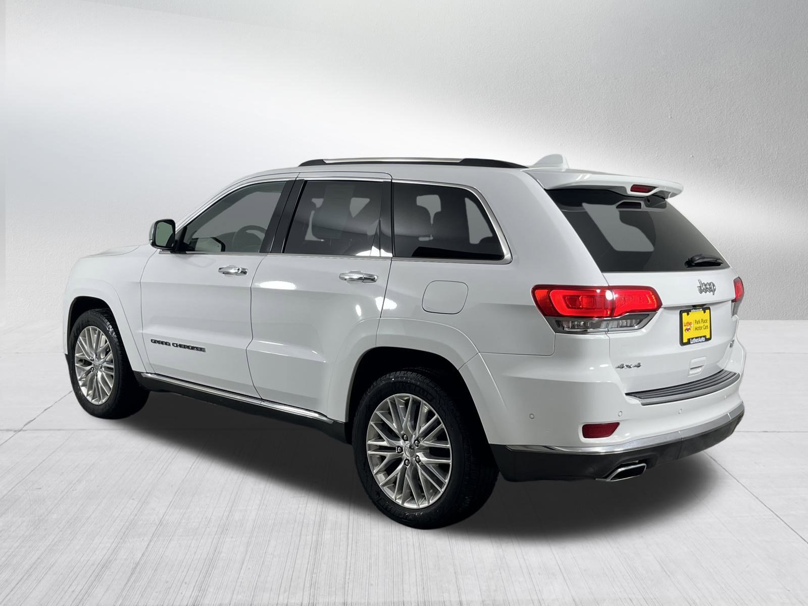 Used 2017 Jeep Grand Cherokee Summit image 5