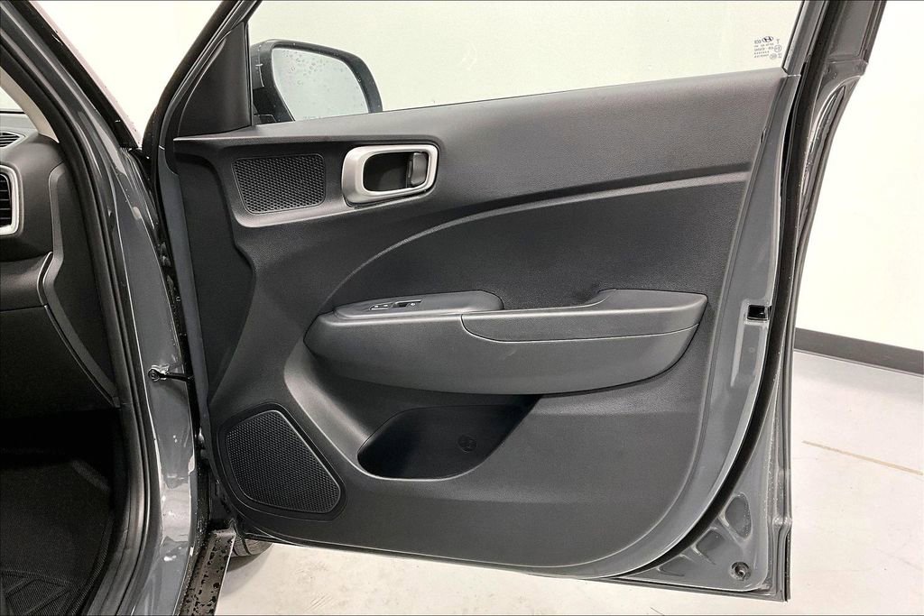 New 2026 Hyundai Venue SE FWD image 10