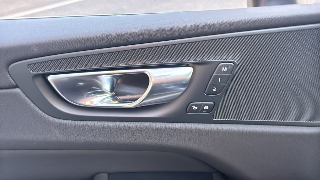 New 2026 Volvo XC60 B5 Plus w/ Protection Package Premier AWD/4WD image 12