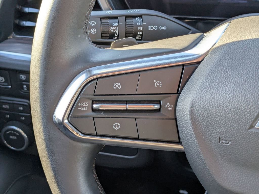 Used 2025 Chevrolet Suburban Z71 image 19