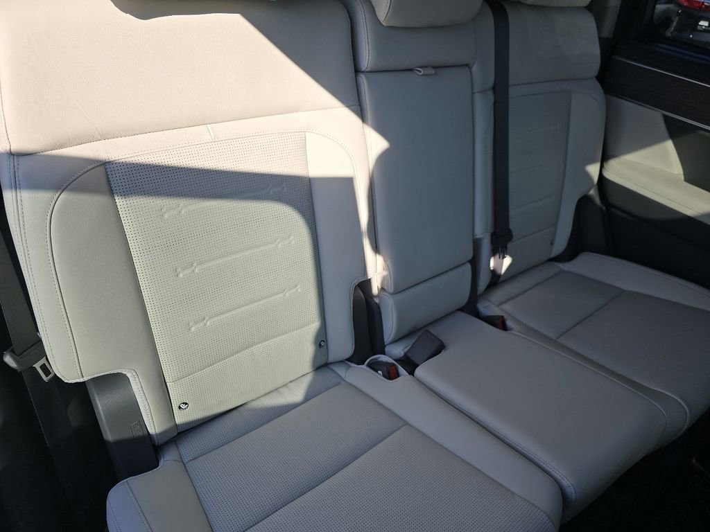 Used 2024 Hyundai Santa Fe Limited image 22