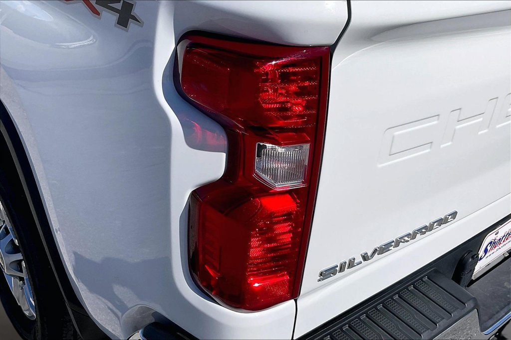 Used 2025 Chevrolet Silverado 2500 LT w/ Convenience Package AWD/4WD image 23