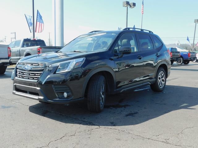 Used 2023 Subaru Forester Premium image 4