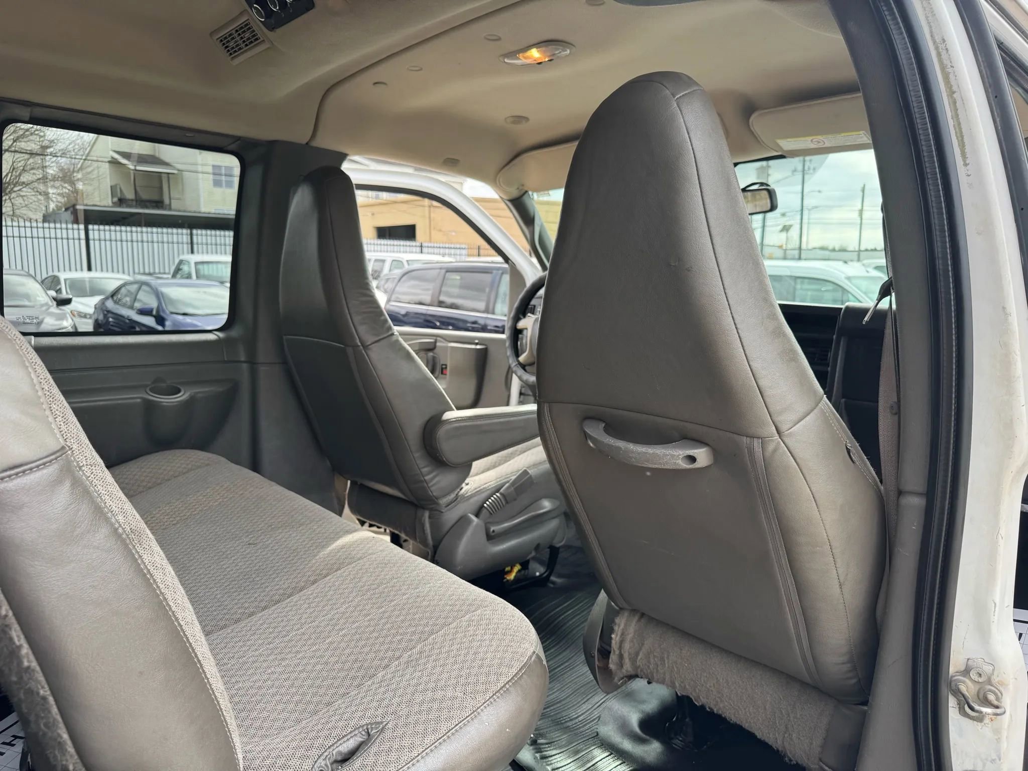 Used 2017 Chevrolet Express 2500 LS image 32