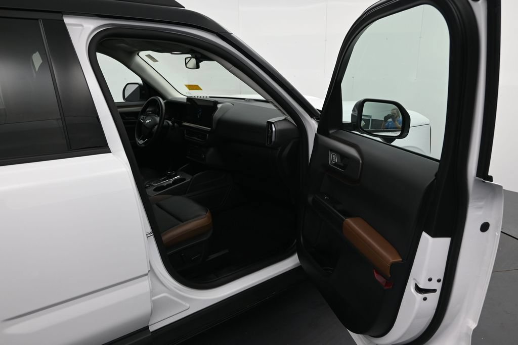 Certified 2025 Ford Bronco Sport Outer Banks w/ Outer Banks Tech Package+ AWD/4WD image 16