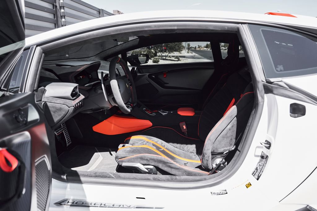 Used 2024 Lamborghini Huracan STO RWD image 39