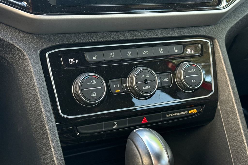 Used 2022 Volkswagen Atlas Cross Sport SEL Premium R-Line image 17