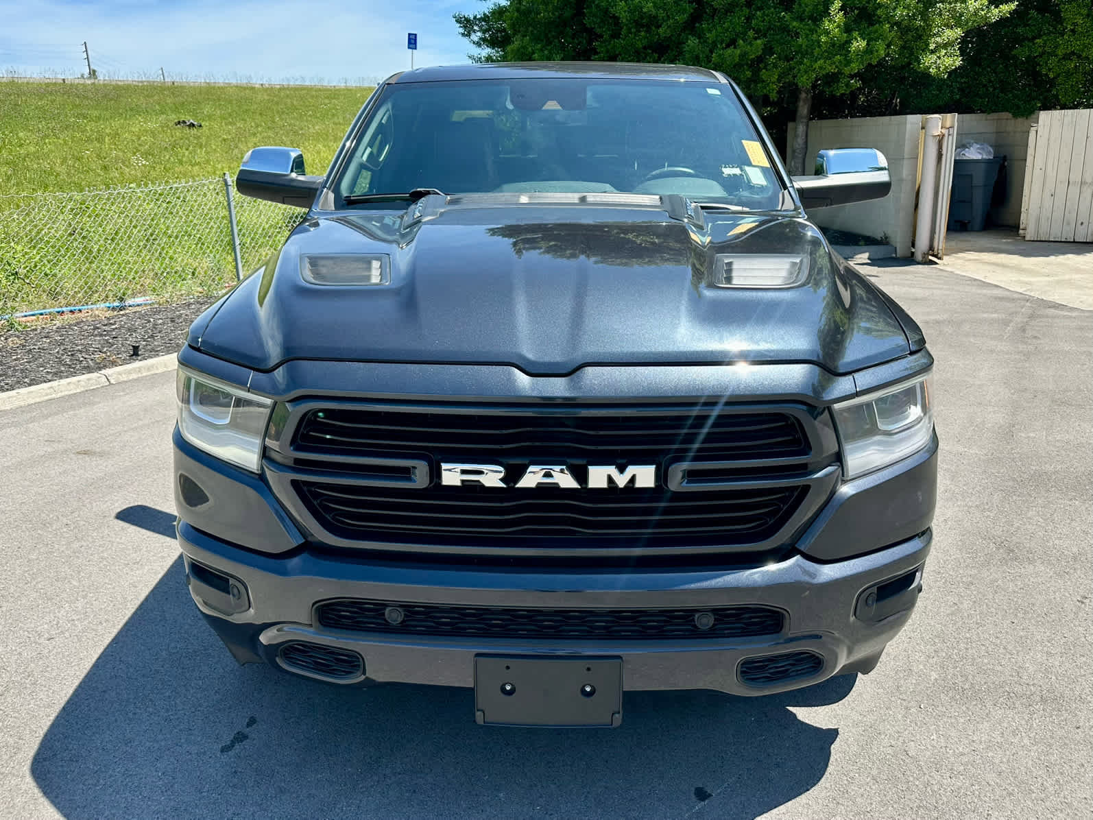 Used 2019 RAM 1500 Laramie AWD/4WD image 2