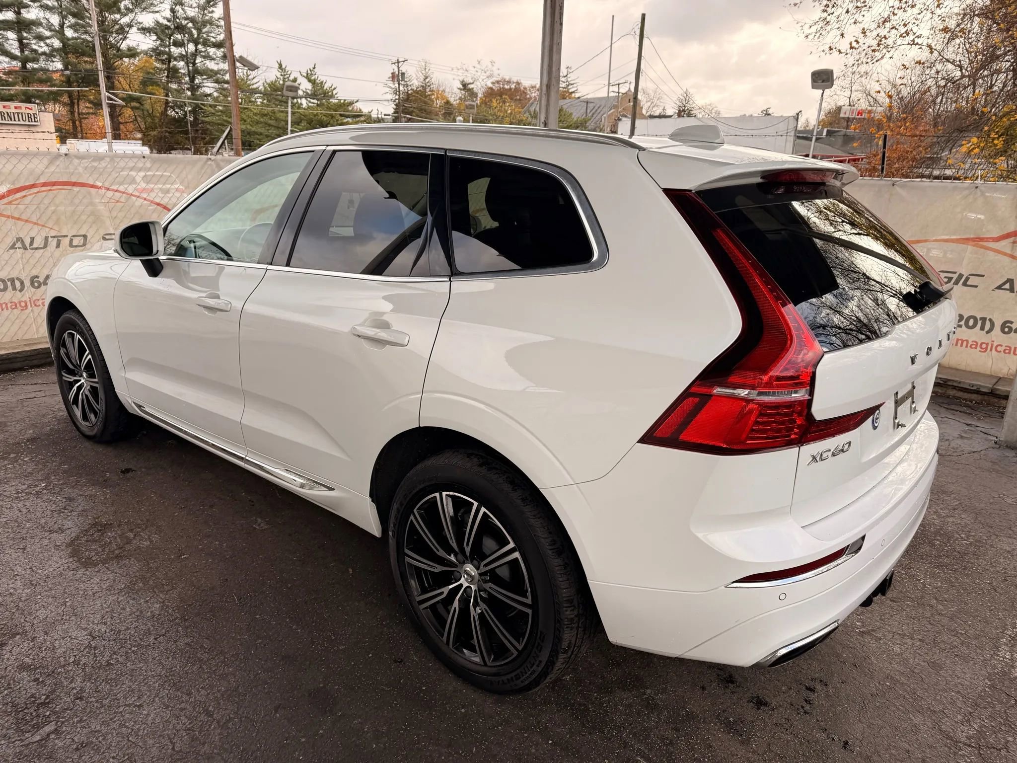 Used 2020 Volvo XC60 T5 Inscription image 13