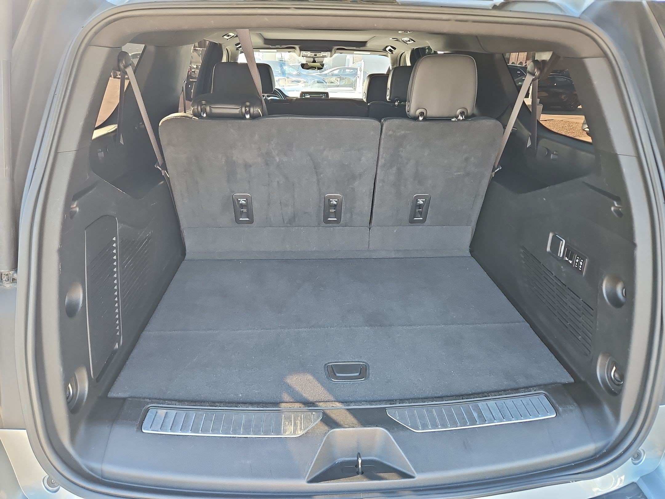 Certified 2023 Chevrolet Suburban Premier AWD/4WD image 33