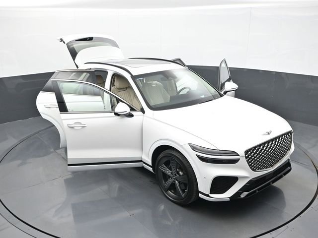 Used 2023 Genesis GV70 3.5T Sport w/ Sport Prestige Package AWD/4WD image 30