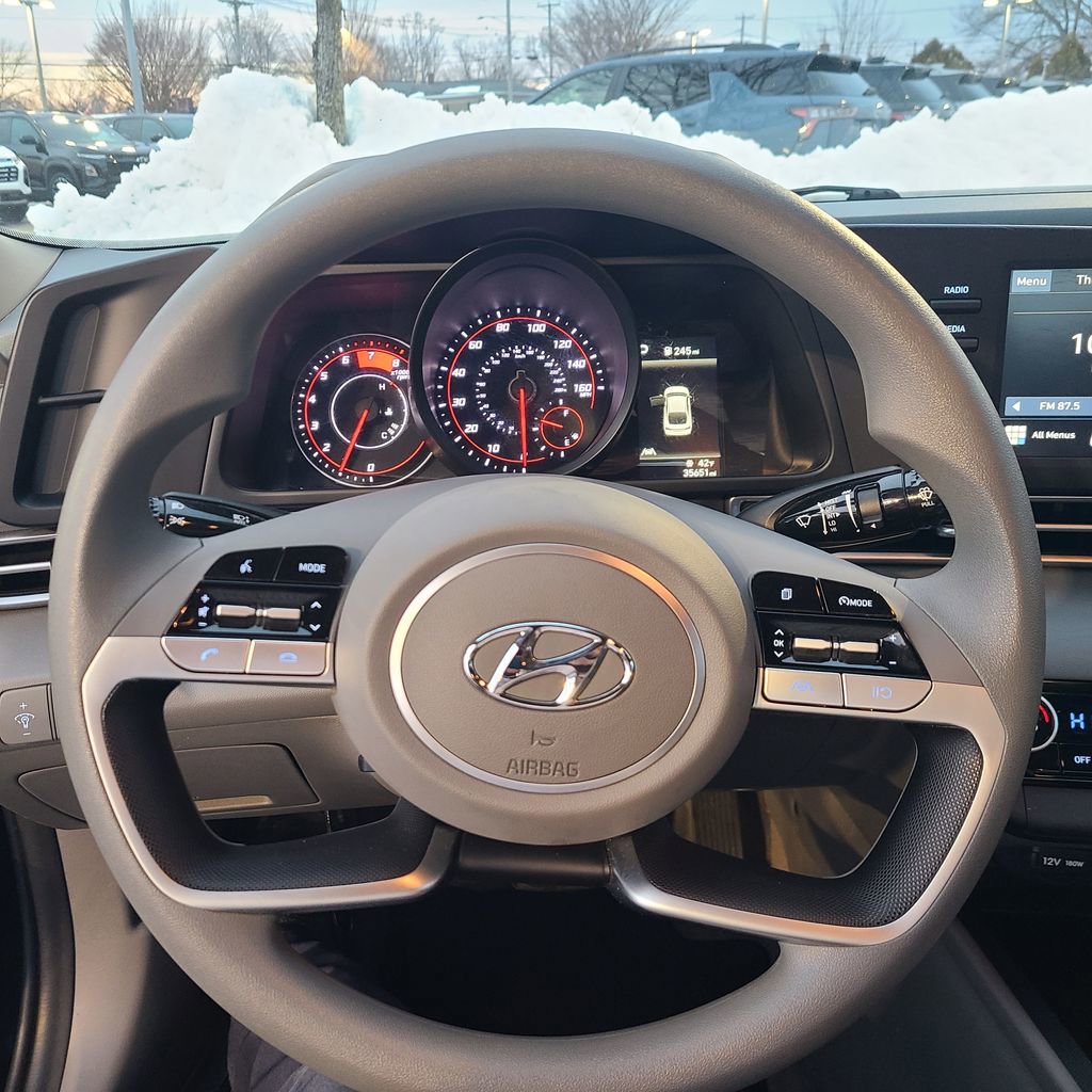 Used 2023 Hyundai Elantra SEL image 21