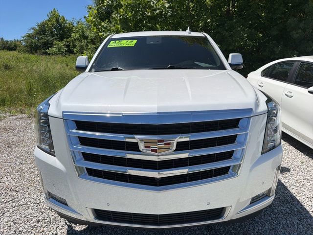 Used 2017 Cadillac Escalade Luxury AWD/4WD image 4