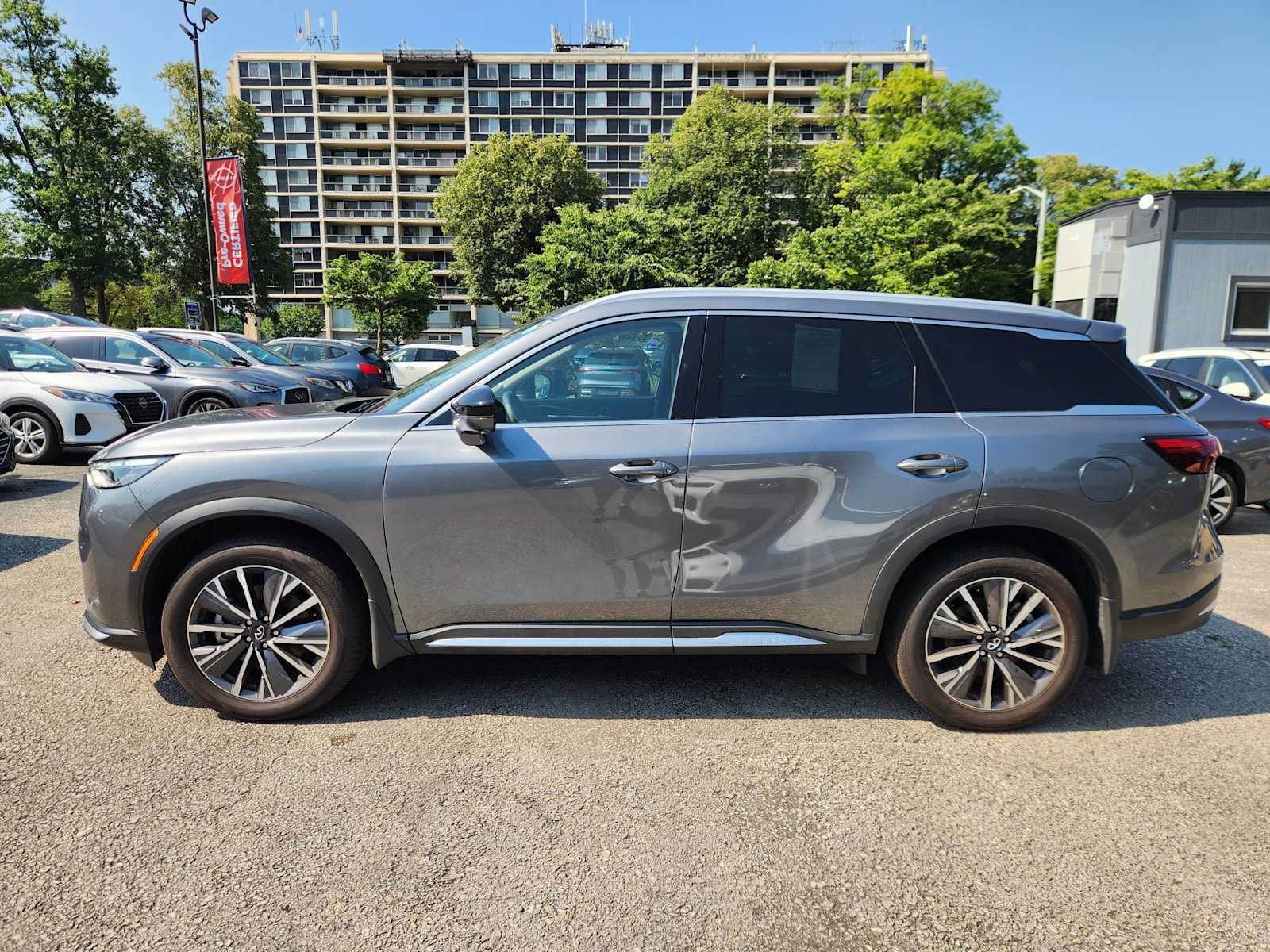 Certified 2026 INFINITI QX60 Luxe w/ Cargo Package AWD/4WD image 5