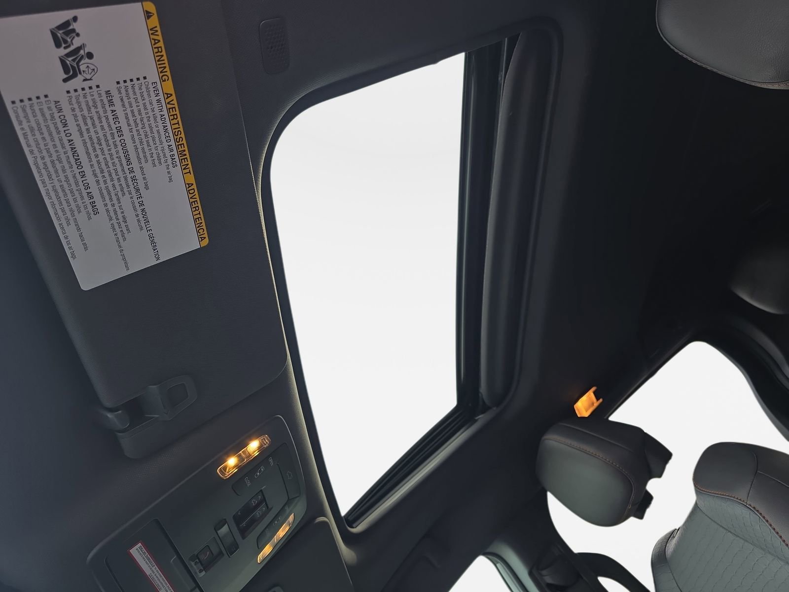 Used 2022 Toyota Sienna XSE image 30