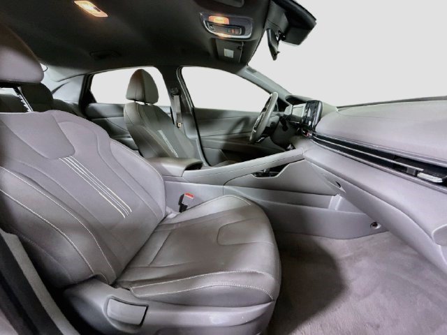 Used 2022 Hyundai Elantra SEL w/ Convenience Package FWD image 28