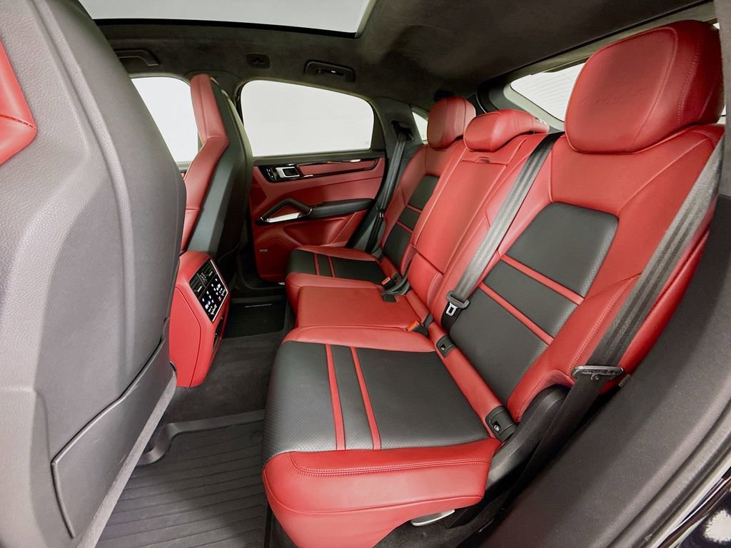 Certified 2021 Porsche Cayenne Turbo S AWD/4WD image 24