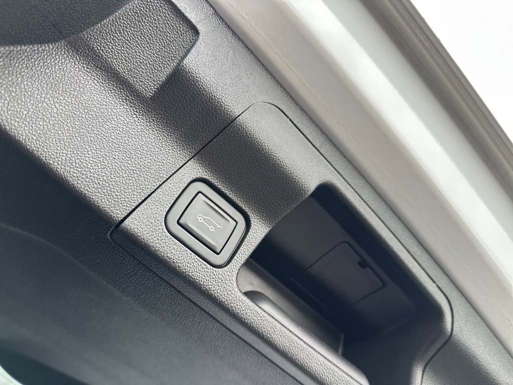 Used 2023 GMC Acadia AT4 w/ Technology Package image 42