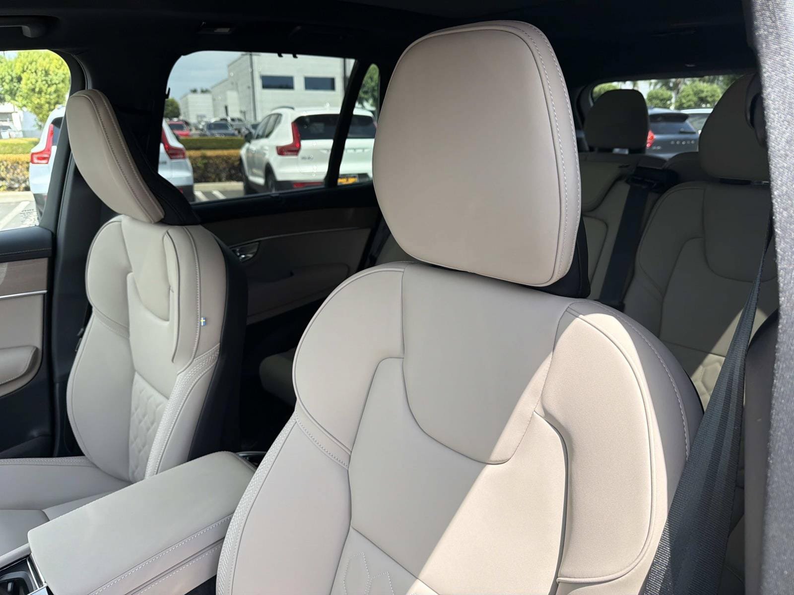 New 2027 Volvo XC90 B6 Plus AWD/4WD image 15